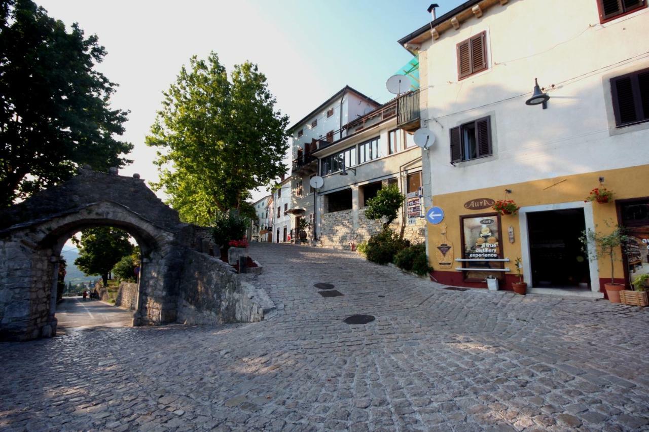 Apartment Bastion Buzet Buitenkant foto